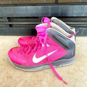 Size 6Y Nike basketball shoes.